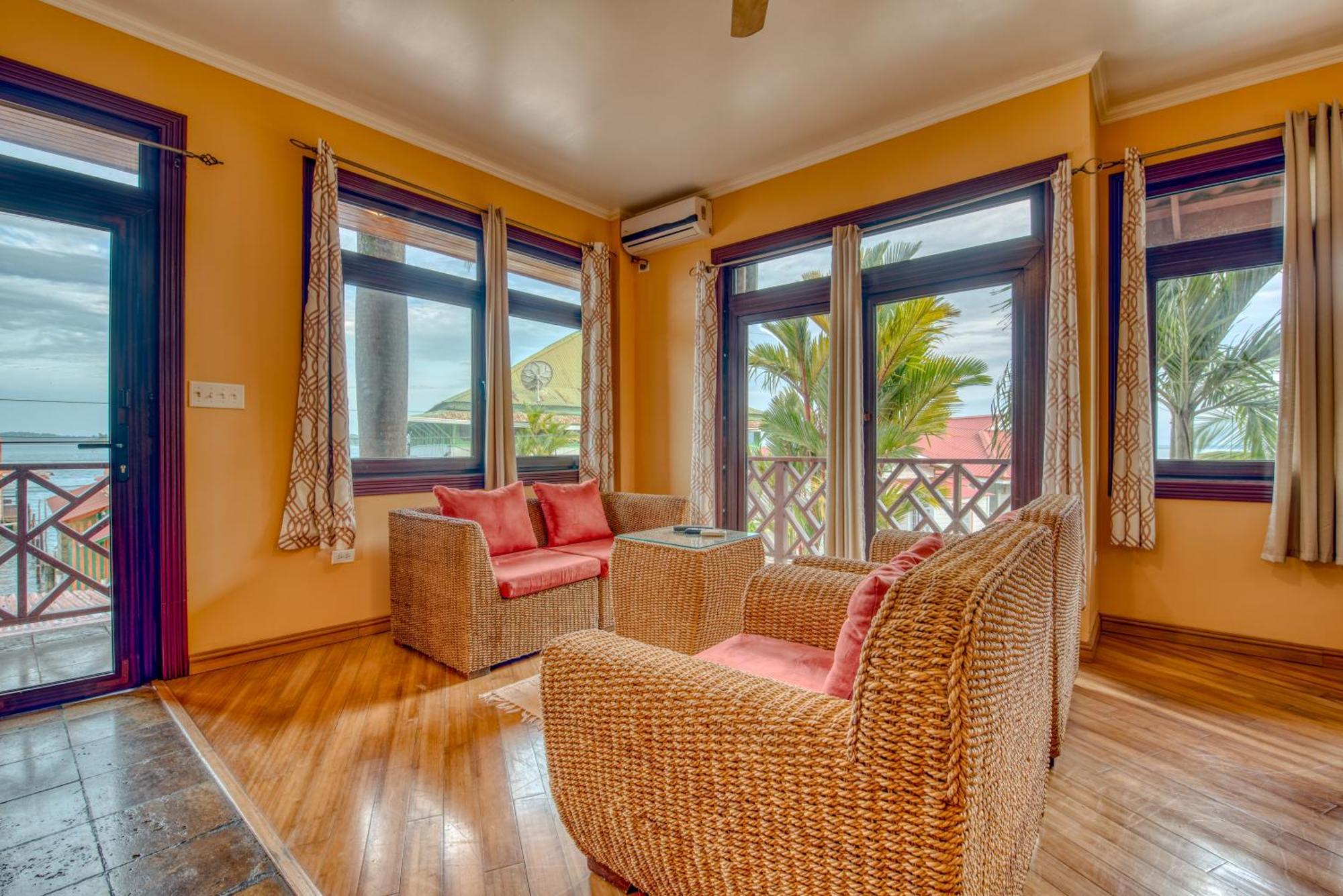 Palma Royale Bocas Town