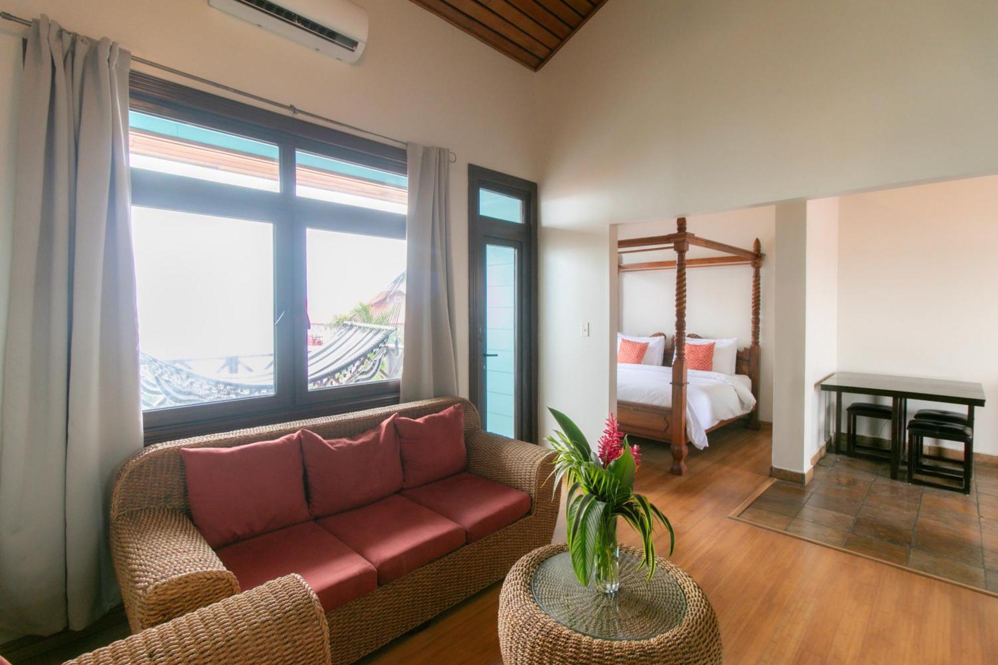 Palma Royale Bocas Town